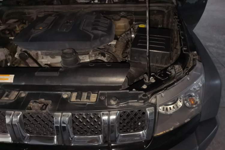 Used BAIC Off-Road BJ40 2016 40L 2.3T Automatic All-Wheel Drive Premium Edition Engine Bay Left