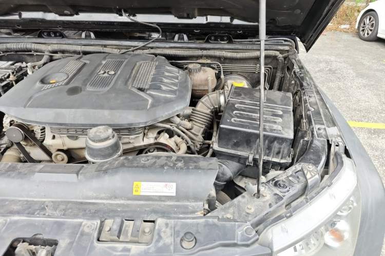 Used BAIC Off-Road BJ40 2016 40L 2.0T Manual All-Wheel Drive Prestige Edition Engine Bay Left