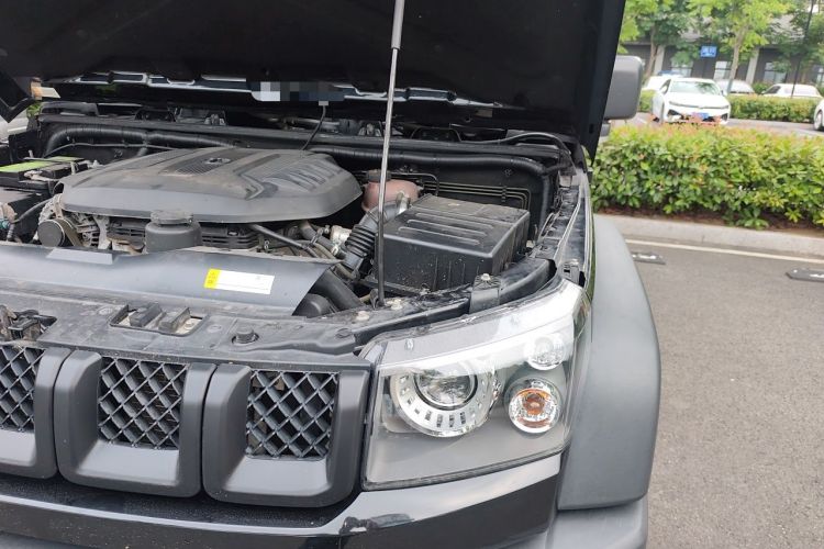 Used BAIC Off-Road BJ40 2016 40L 2.3T Automatic All-Wheel Drive Premium Edition Engine Bay Left