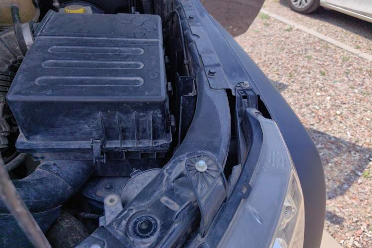 Used BAIC Off-Road BJ40 2016 40L 2.3T Automatic All-Wheel Drive Premium Edition Engine Bay Left