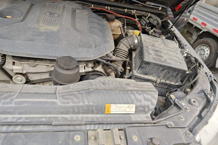 Used BAIC Off-Road BJ40 2016 40L 2.3T Automatic All-Wheel Drive Premium Edition Engine Bay Left