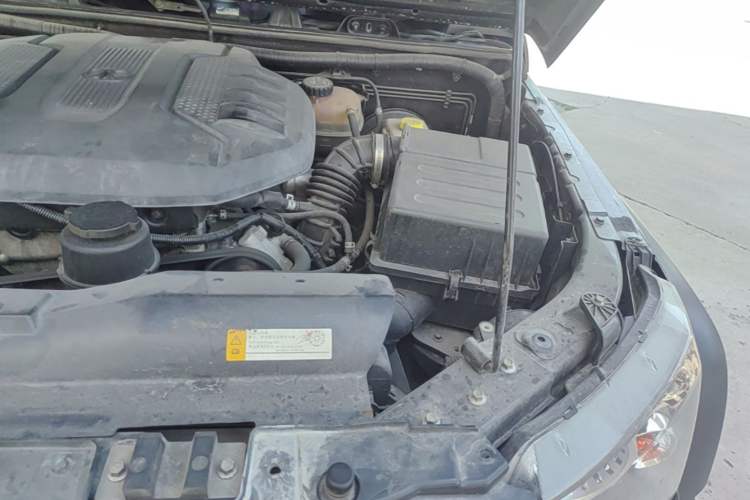Used BAIC Off-Road BJ40 2016 40L 2.3T Automatic All-Wheel Drive Premium Edition Engine Bay Left