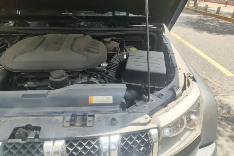 Used BAIC Off-Road BJ40 2016 40L 2.3T Automatic All-Wheel Drive Premium Edition Engine Bay Left