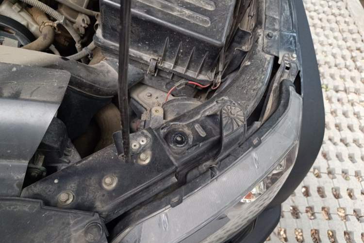 Used BAIC Off-Road BJ40 2016 40L 2.3T Automatic All-Wheel Drive Premium Edition Engine Bay Left