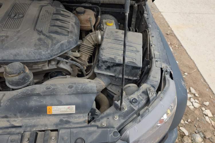 Used BAIC Off-Road BJ40 2016 40L 2.3T Automatic All-Wheel Drive Premium Edition Engine Bay Left