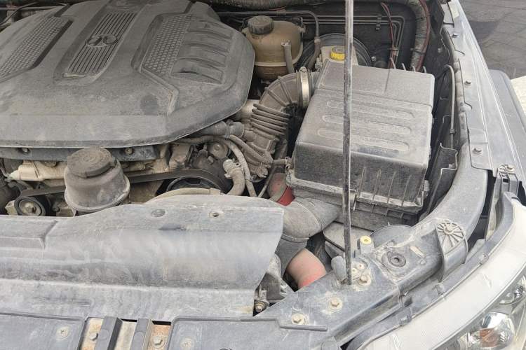 Used BAIC Off-Road BJ40 2016 2.3T Automatic Four-Wheel Drive Premium Edition Engine Bay Left