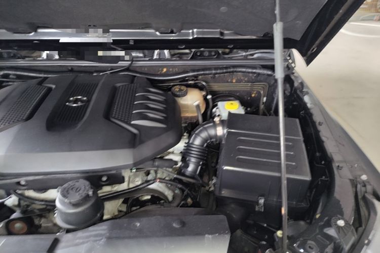 Used BAIC Off-Road BJ40 2016 40L 2.0T Manual All-Wheel Drive Prestige Edition Engine Bay Left