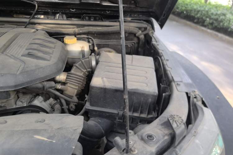 Used BAIC Off-Road BJ40 2016 40L 2.3T Automatic All-Wheel Drive Premium Edition Engine Bay Left