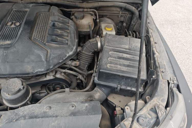 Used BAIC Off-Road BJ40 2016 40L 2.3T Automatic All-Wheel Drive Premium Edition Engine Bay Left