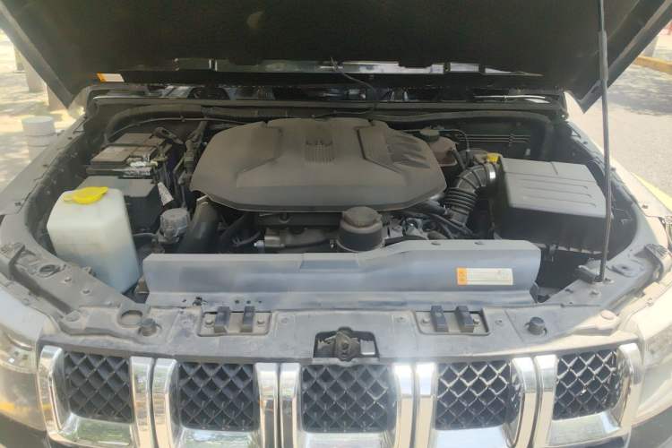 Used BAIC Off-Road BJ40 2016 40L 2.3T Automatic All-Wheel Drive Premium Edition Engine Bay