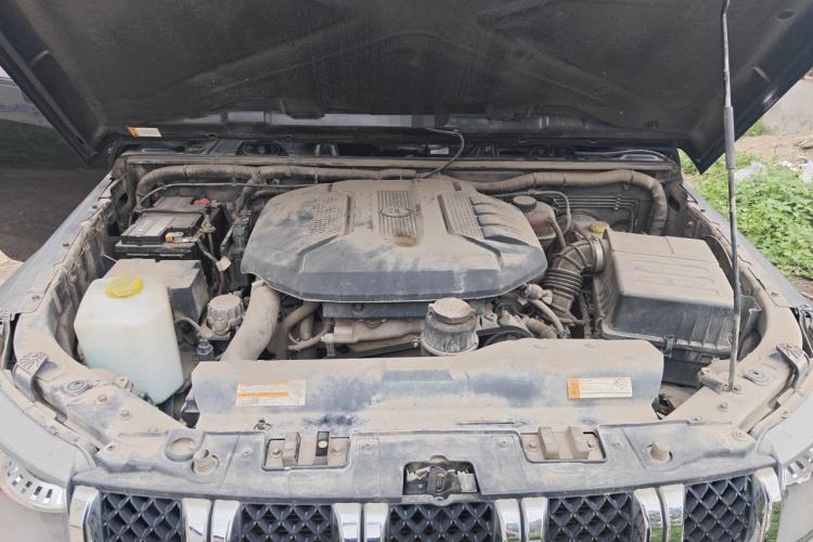 Used BAIC Off-Road BJ40 2016 40L 2.0T Manual All-Wheel Drive Prestige Edition Engine Bay