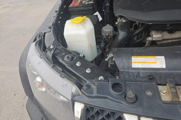 Used BAIC Off-Road BJ40 2016 40L 2.3T Automatic All-Wheel Drive Premium Edition Engine Bay Right