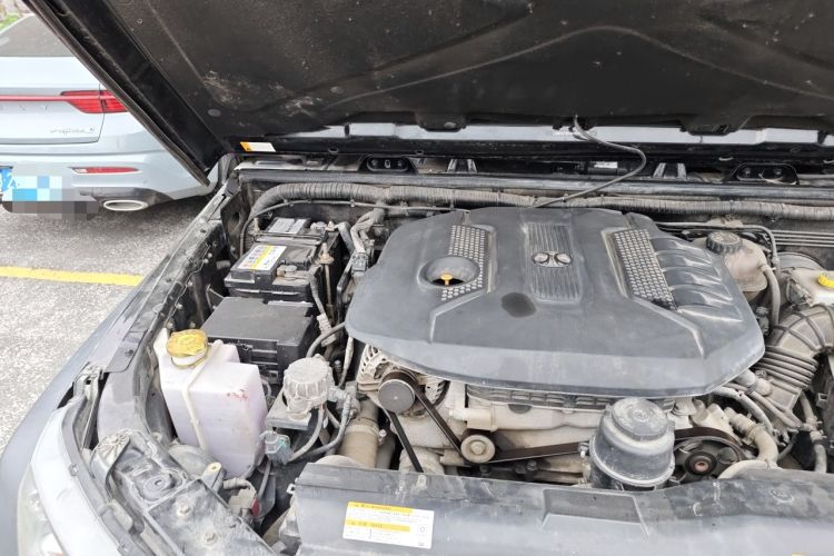 Used BAIC Off-Road BJ40 2016 40L 2.0T Manual All-Wheel Drive Prestige Edition Engine Bay Right