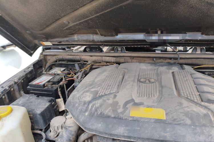 Used BAIC Off-Road BJ40 2016 40L 2.0T Manual All-Wheel Drive Prestige Edition Engine Bay Right