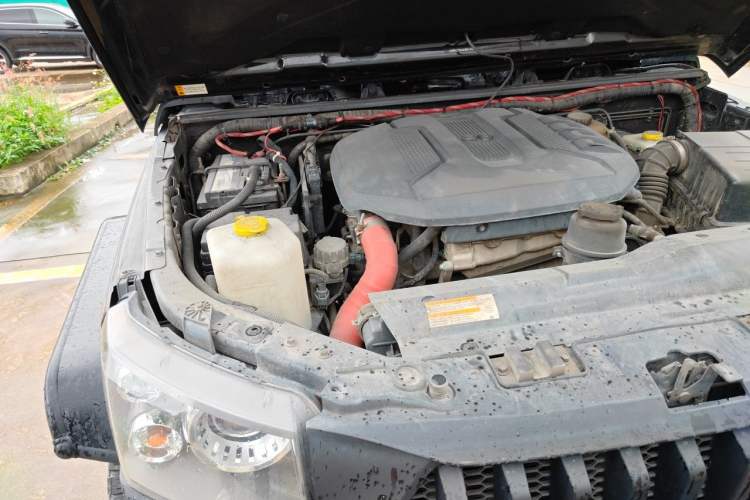 Used BAIC Off-Road BJ40 2016 40L 2.3T Automatic All-Wheel Drive Premium Edition Engine Bay Right