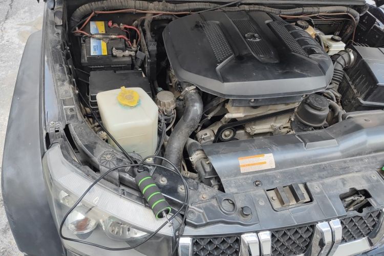 Used BAIC Off-Road BJ40 2016 40L 2.3T Automatic All-Wheel Drive Premium Edition Engine Bay Right