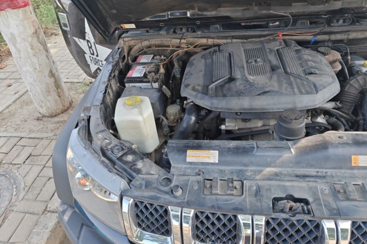 Used BAIC Off-Road BJ40 2016 40L 2.0T Manual All-Wheel Drive Prestige Edition Engine Bay Right