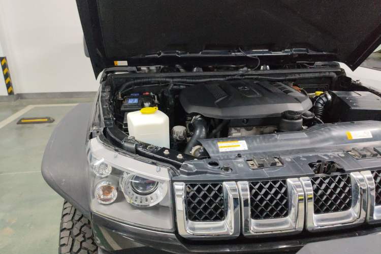 Used BAIC Off-Road BJ40 2016 40L 2.3T Automatic All-Wheel Drive Premium Edition Engine Bay Right