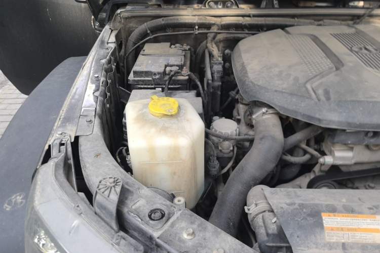 Used BAIC Off-Road BJ40 2016 40L 2.3T Automatic All-Wheel Drive Premium Edition Engine Bay Right
