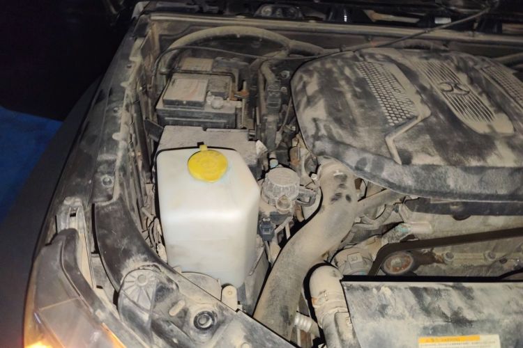 Used BAIC Off-Road BJ40 2016 40L 2.3T Automatic All-Wheel Drive Premium Edition Engine Bay Right