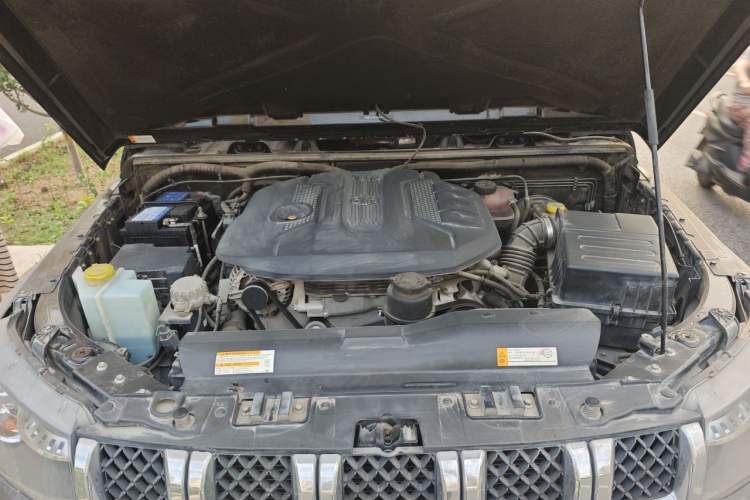 Used BAIC Off-Road BJ40 2016 40L 2.3T Automatic All-Wheel Drive Premium Edition Engine Bay