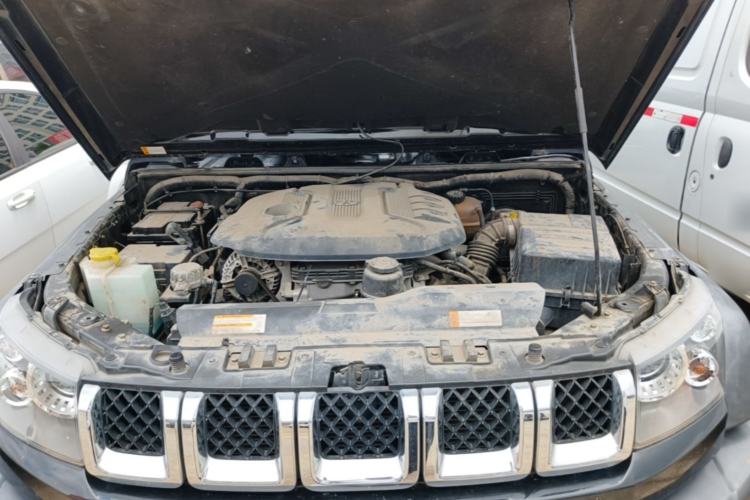 Used BAIC Off-Road BJ40 2016 40L 2.3T Automatic All-Wheel Drive Premium Edition Engine Bay