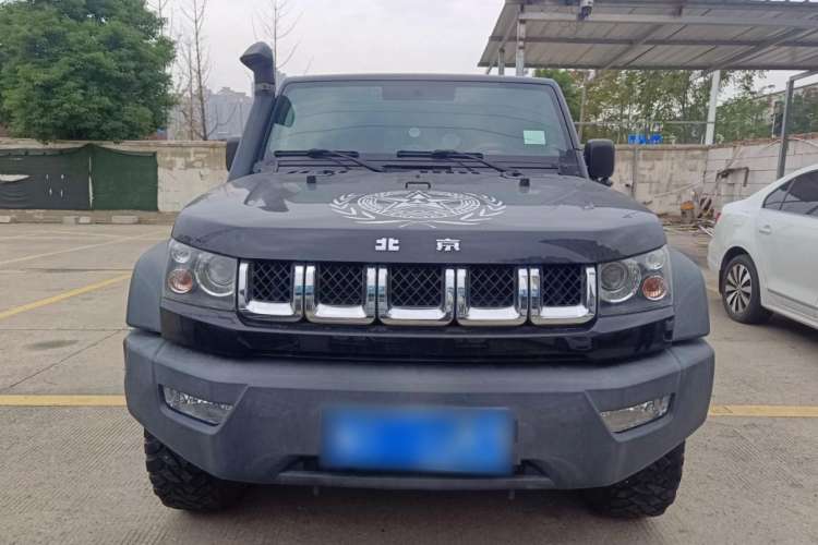 Used BAIC Off-Road BJ40 2016 40L 2.0T Manual Two-Wheel Drive Luxury Edition Front