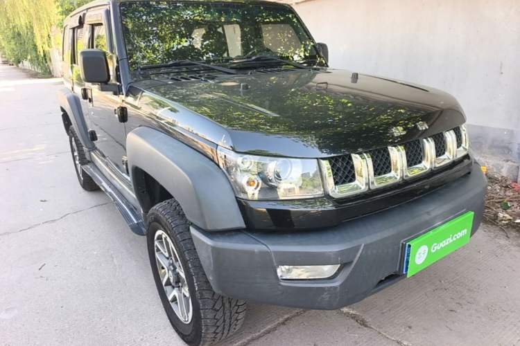 Used BAIC Off-Road BJ40 2016 40L 2.3T Automatic All-Wheel Drive Premium Edition Front Right 45 Deg