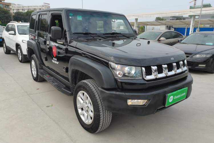 Used BAIC Off-Road BJ40 2016 40L 2.3T Automatic Two-Wheel Drive Prestige Edition Front Right 45 Deg