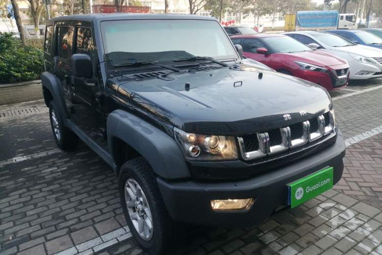 Used BAIC Off-Road BJ40 2016 40L 2.3T Automatic Two-Wheel Drive Prestige Edition Front Right 45 Deg