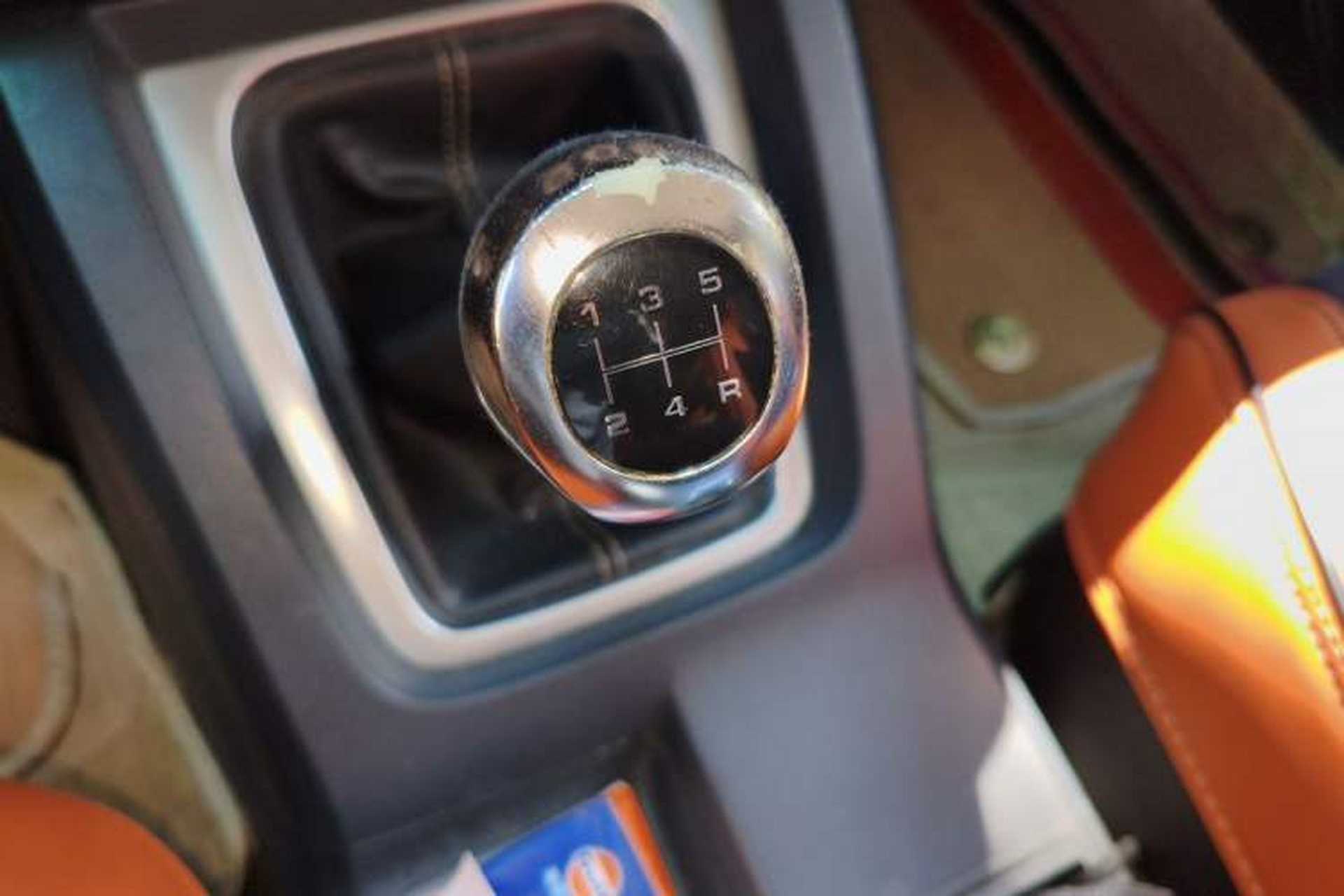 Used BAIC Off-Road BJ40 2016 40L 2.0T Manual Two-Wheel Drive Luxury Edition Gear Lever