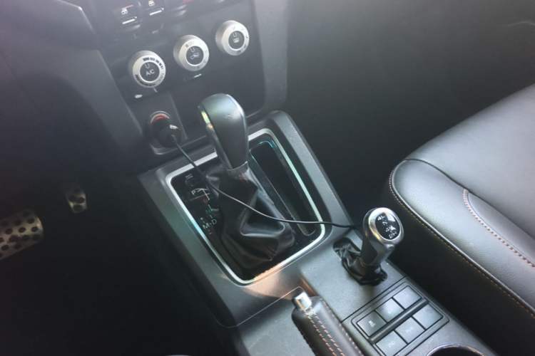 Used BAIC Off-Road BJ40 2016 40L 2.3T Automatic All-Wheel Drive Premium Edition Gear Lever