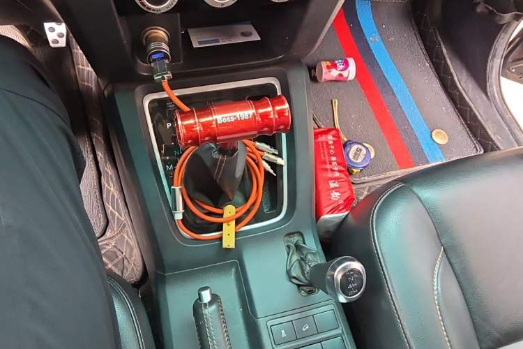 Used BAIC Off-Road BJ40 2016 40L 2.3T Automatic All-Wheel Drive Premium Edition Gear Lever