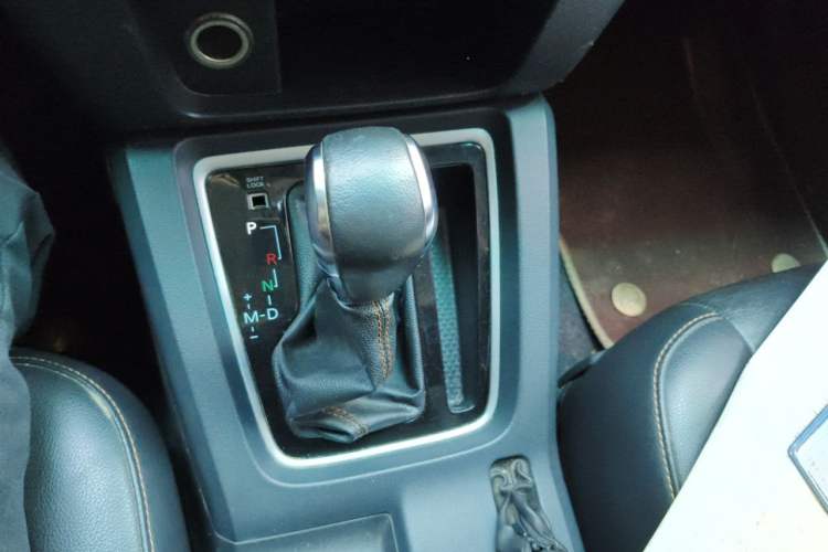 Used BAIC Off-Road BJ40 2016 40L 2.3T Automatic All-Wheel Drive Premium Edition Gear Lever