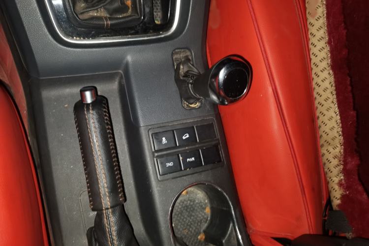 Used BAIC Off-Road BJ40 2016 40L 2.3T Automatic All-Wheel Drive Premium Edition Gear Lever