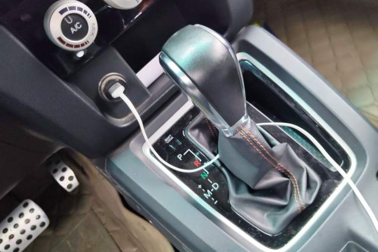 Used BAIC Off-Road BJ40 2016 2.3T Automatic Four-Wheel Drive Premium Edition Gear Lever