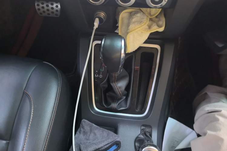 Used BAIC Off-Road BJ40 2016 40L 2.3T Automatic All-Wheel Drive Premium Edition Gear Lever