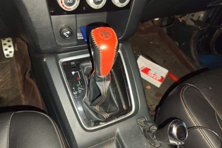 Used BAIC Off-Road BJ40 2016 40L 2.3T Automatic All-Wheel Drive Premium Edition Gear Lever