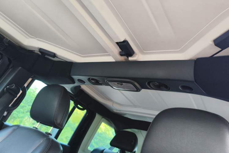 Used BAIC Off-Road BJ40 2016 40L 2.3T Automatic All-Wheel Drive Premium Edition Headliner