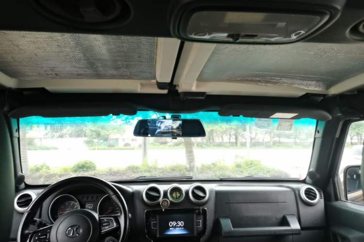 Used BAIC Off-Road BJ40 2016 40L 2.3T Automatic Two-Wheel Drive Prestige Edition Headliner