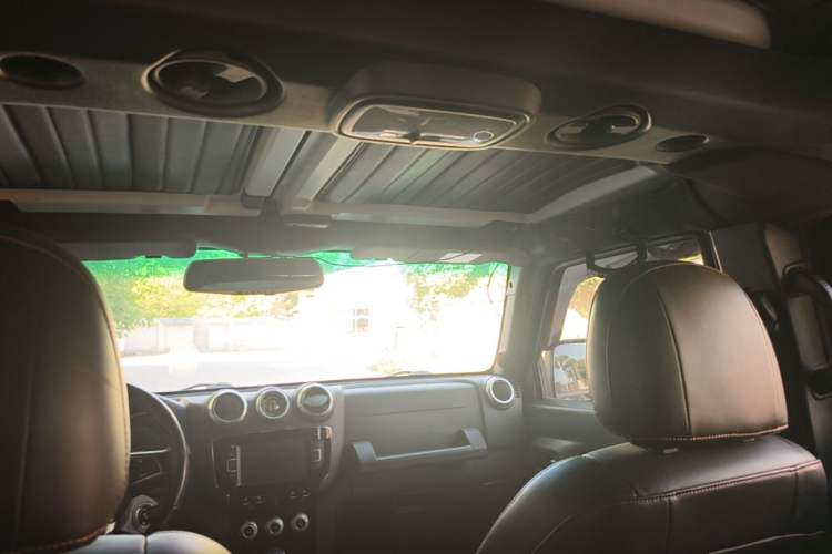 Used BAIC Off-Road BJ40 2016 40L 2.3T Automatic All-Wheel Drive Premium Edition Headliner