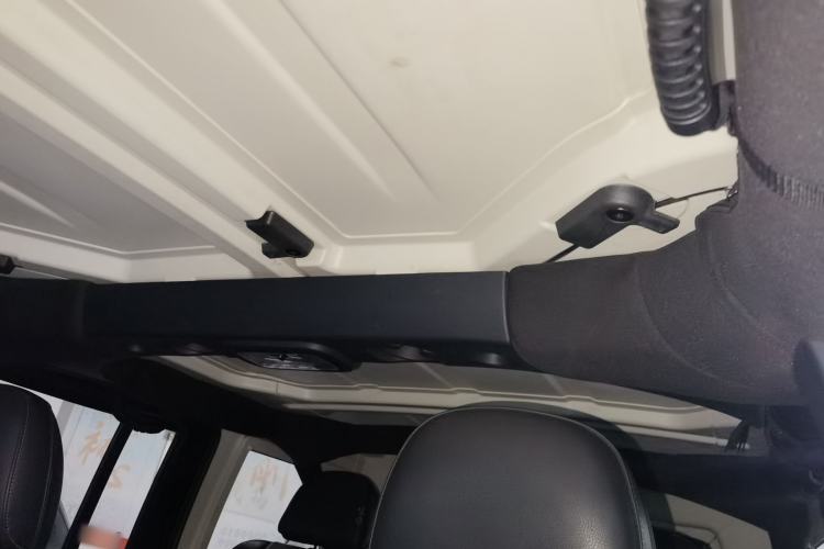 Used BAIC Off-Road BJ40 2016 40L 2.3T Automatic All-Wheel Drive Premium Edition Headliner