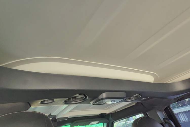 Used BAIC Off-Road BJ40 2016 40L 2.3T Automatic All-Wheel Drive Premium Edition Headliner