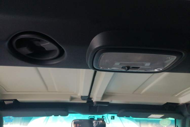 Used BAIC Off-Road BJ40 2016 40L 2.3T Automatic Two-Wheel Drive Prestige Edition Headliner