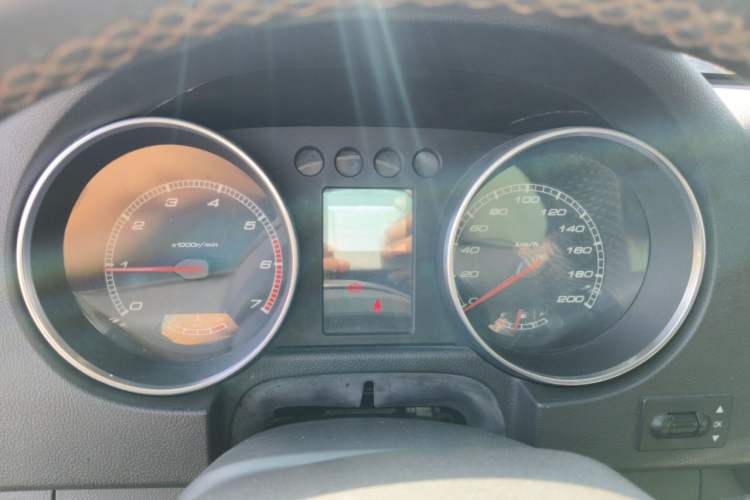 Used BAIC Off-Road BJ40 2016 40L 2.0T Manual All-Wheel Drive Prestige Edition Instrument Cluster
