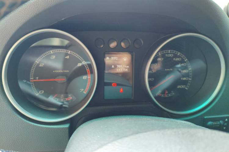 Used BAIC Off-Road BJ40 2016 40L 2.0T Manual All-Wheel Drive Prestige Edition Instrument Cluster