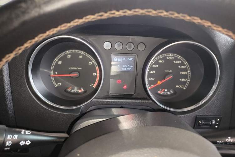 Used BAIC Off-Road BJ40 2016 40L 2.0T Manual All-Wheel Drive Prestige Edition Instrument Cluster