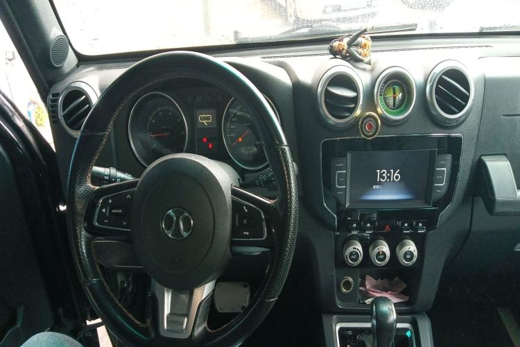 Used BAIC Off-Road BJ40 2016 40L 2.3T Automatic Two-Wheel Drive Prestige Edition Interior 2