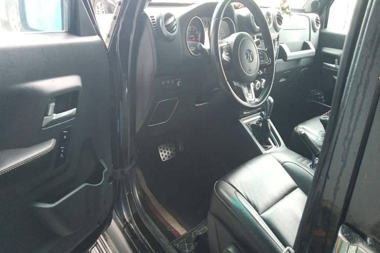 Used BAIC Off-Road BJ40 2016 40L 2.3T Automatic Two-Wheel Drive Prestige Edition Interior 3