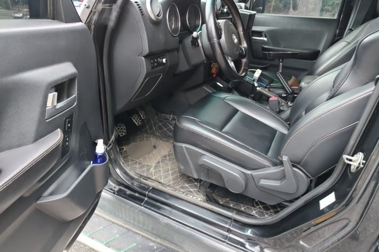 Used BAIC Off-Road BJ40 2016 40L 2.0T Manual All-Wheel Drive Prestige Edition Interior 3